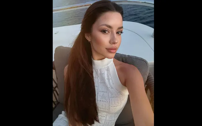 son-dakika-uyusturucu-operasyonu-oyuncu-ezgi-eyuboglu-dahil-8-kisi-gozaltinda-1766135561733.jpg (988×619)