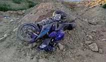 Motosiklet yoldan çıktı, 2 genç öldü