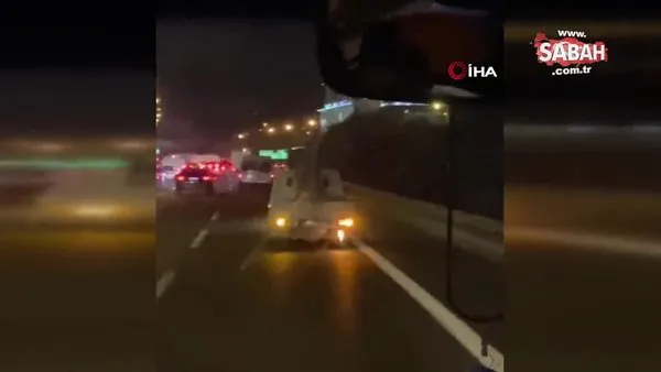 Egzozundan alev çıkarak trafikte seyreden araç kamerada | Video