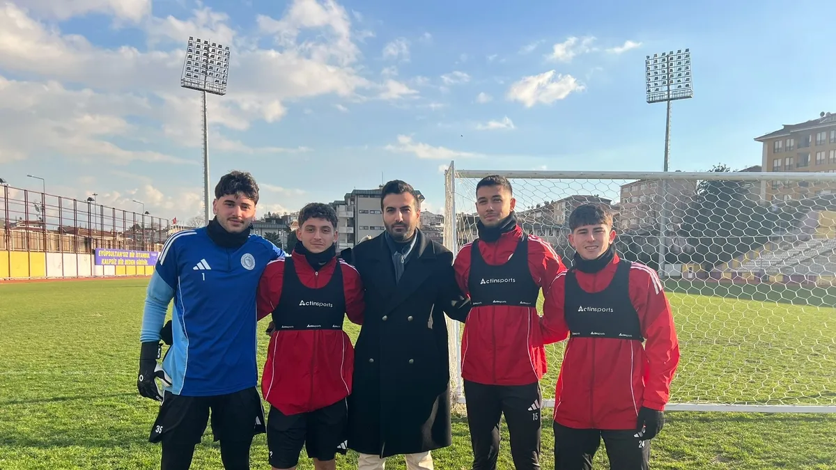 Beyoğlu Yeni Çarşı, Fenerbahçe maçı için heyecanlı: “Müthiş bir deneyim olacak” Beyoğlu Yeni Çarşı, Fenerbahçe maçı için heyecanlı: “Müthiş bir deneyim olacak”