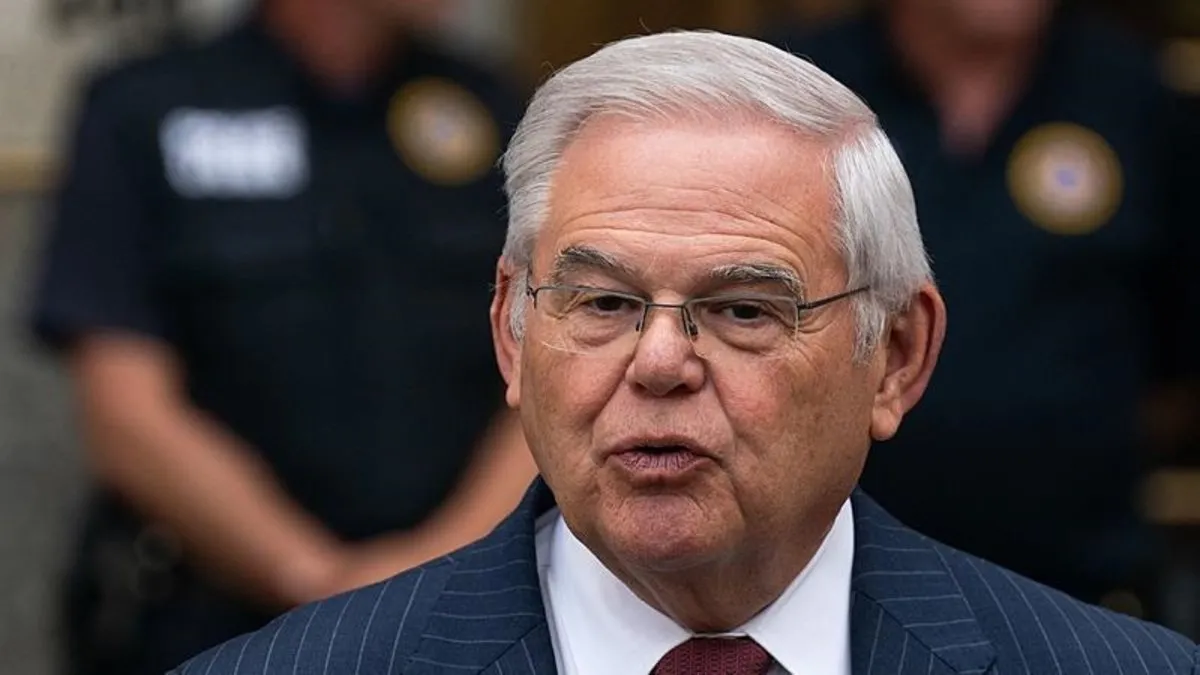 Türkiye düşmanı ABD'li rüşvetçi senatör Bob Menendez istifa etti