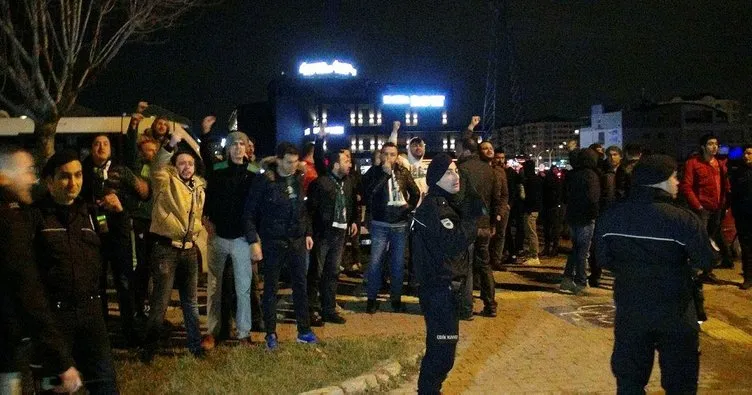 Bursaspor’a protestolu karşılama