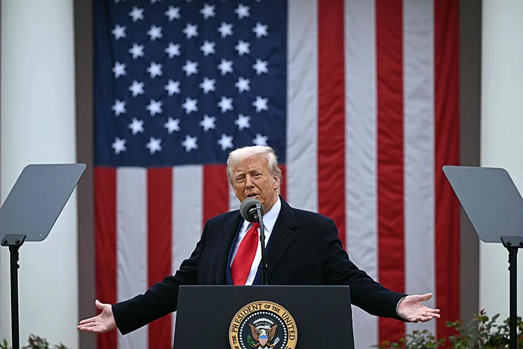 Trump’ın kararı ayağa kaldırdı! Dünyadan peş peşe tepkiler: Ticaret düzenine saldırıyor!
