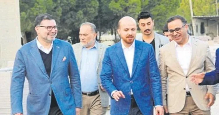 Bilal Erdoğan’dan saygılı cami’ye ziyaret