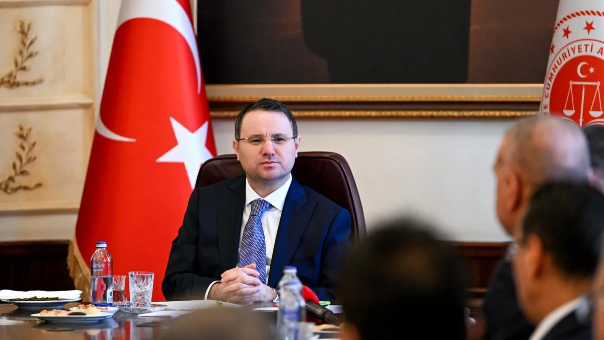 Bakan Gürlek, Yargıda Birlik Derneği başkan ve üyelerini bakanlıkta kabul etti Bakan Gürlek, Yargıda Birlik Derneği başkan ve üyelerini bakanlıkta kabul etti