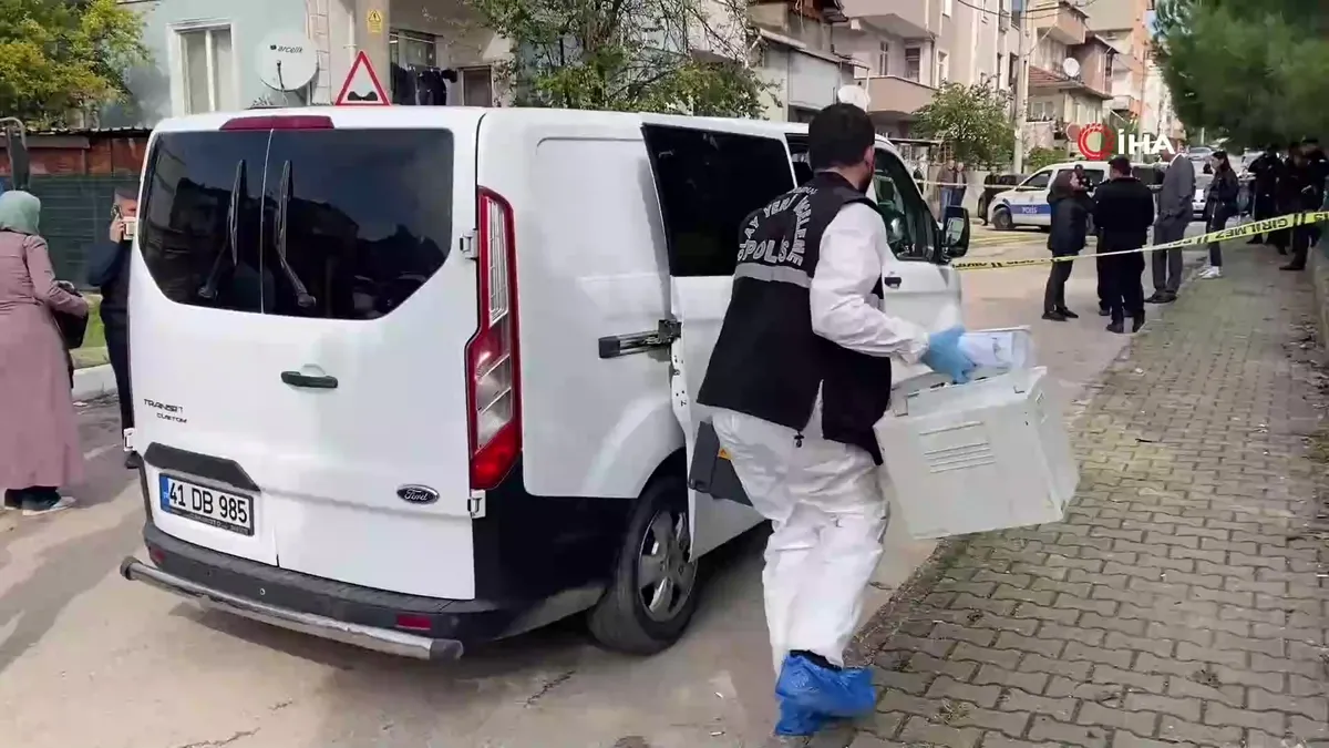 Eşini 8 bıçak darbesiyle öldürüp kardeşini aramış: “Hakkını helal et, Binnur öldü” | Video videosunu izle Eşini 8 bıçak darbesiyle öldürüp kardeşini aramış: “Hakkını helal et, Binnur öldü” | Video videosunu izle