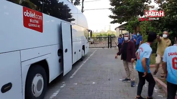Adana'da yolcu otobüsünde 45 kaçak göçmen yakaladı, 2 sürücü gözaltında