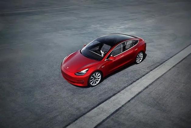 TESLA'DAN GÜNCELLEME GELDİ