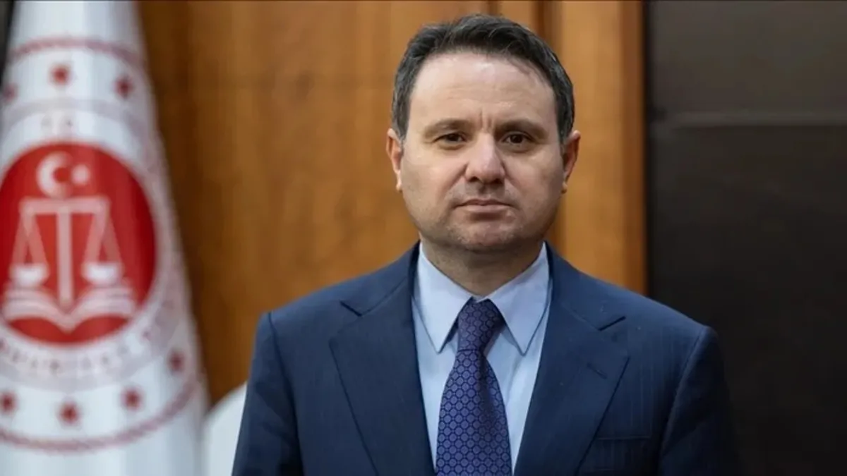 Adalet Bakanı Akın Gürlek açıklama yaparken
