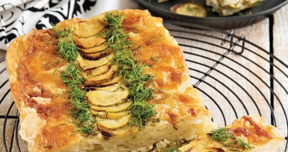 Peynirli Sebzeli Yufka Böreği Tarifi Tarifi BöreklerÇörekler ve