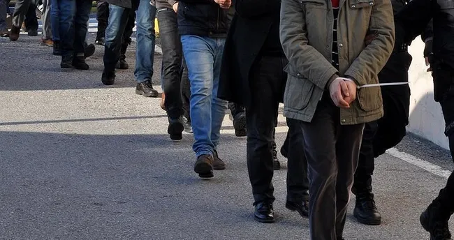 Terör örgütü PKK’ya 18 ilde operasyon! Aralarında Yeşil Sol Partili yöneticinin de olduğu 98 gözaltı Terör örgütü PKK’ya 18 ilde operasyon! Aralarında Yeşil Sol Partili yöneticinin de olduğu 98 gözaltı