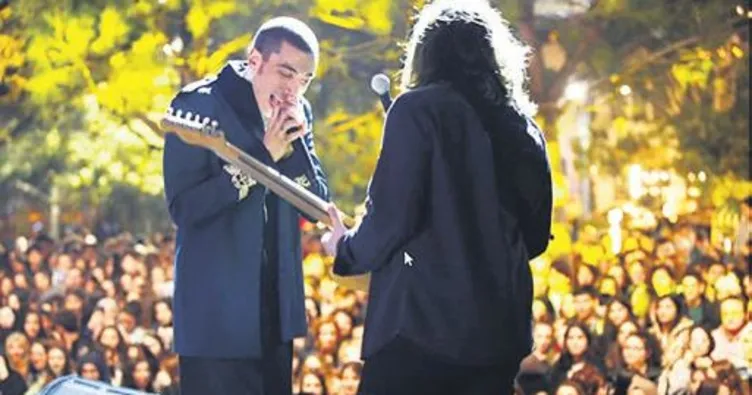 Sahnede Alışık’ı andı