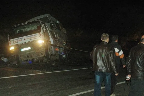 Beton mikseri polis aracını biçti