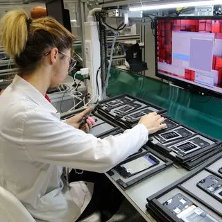 Boykot çağrısıyla cepte yerli telefon satışı artacak
