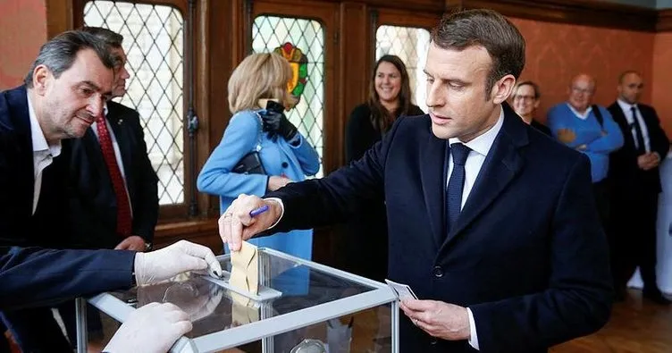 İlk turun kaybedeni Macron