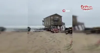 ABD’de yazlık ev, kıyı erozyonunda dalgalara kapıldı | Video