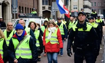 Hollanda’da kırmızı yelekliler hükümeti protesto etti