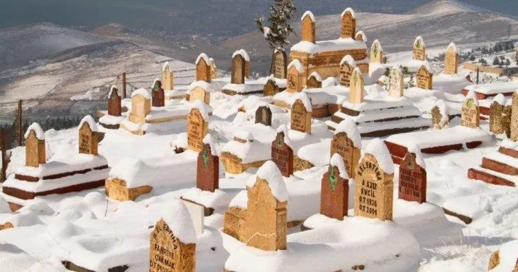 Mardin’de kartpostallık kar manzaraları