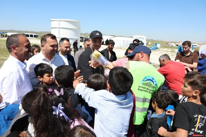 eyyubiye-belediyesinden-tarim-iscisi-ailelere-bayram-destegi-1780145591547.jpeg