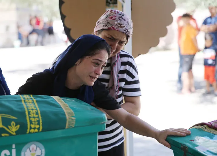 İzmir’de baba katliamı: Anne 3 evladını toprağa verdi! Hanginize yanayım Nira’yı ortalarına gömsünler o kardeşlerini korur