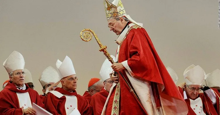 Avustralya’nın Melbourne mahkemesi, Kardinal George Pell’i çocuk tacizinden suçlu buldu