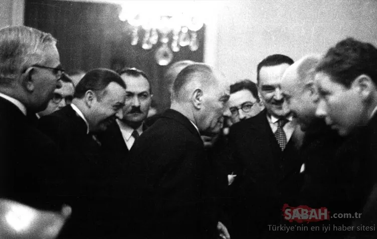 Mustafa Kemal Atatürk Cumhuriyet’in ilan edildiği günleri nasıl anlatıyor? | Yavuz Donat yazdı