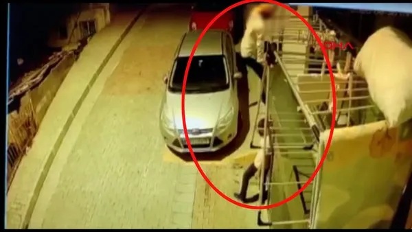 İstanbul'da maymun gibi tırmanarak evlere giren hırsızlar kamerada | Video