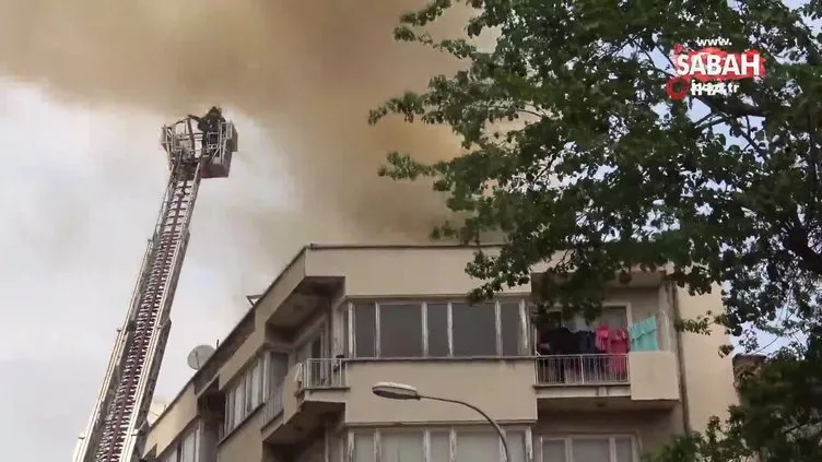 Konya’da apartmanın çatısında yangın paniği | Video