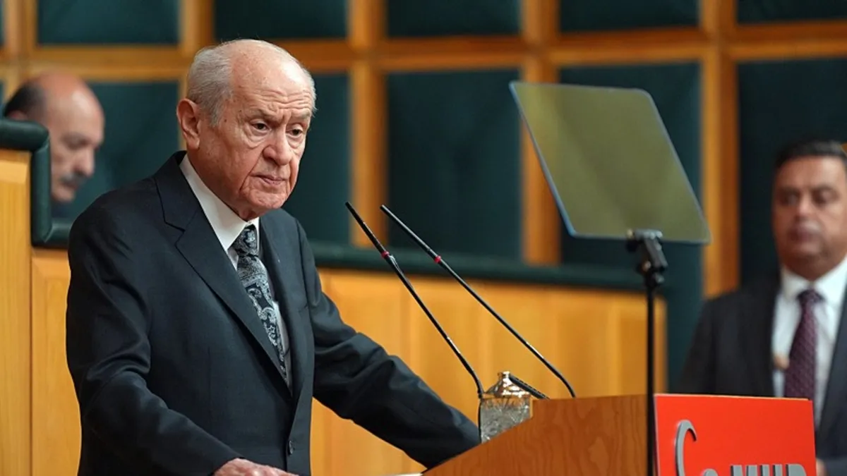 Bahçeli'den Özgür Özel'e gönderme: Ergen devrimci