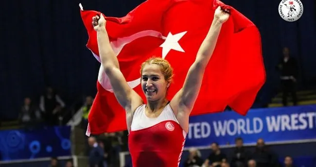 Milli güreşçi Buse Tosun Dünya Kupası'nda finalde!