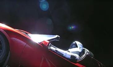 Tesla Roadster’i uzaya göndererek Paranın satın alamayacağı reklamı yaptı