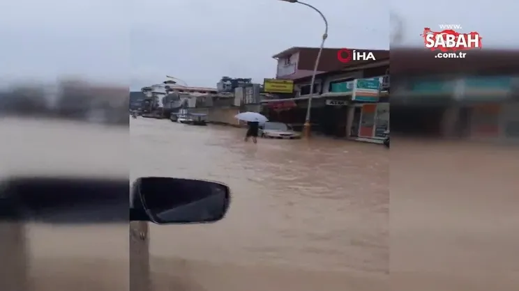 Phuket Adası sele teslim oldu, eğitime ara verildi | Video