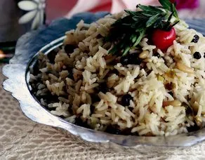 Pırasalı fıstıklı pilav