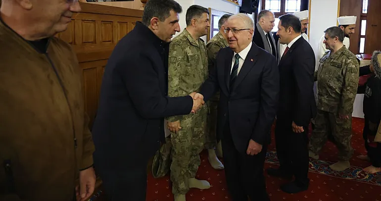 Bakan Güler, bayram namazını Habib-i Neccar Camisi’nde kıldı