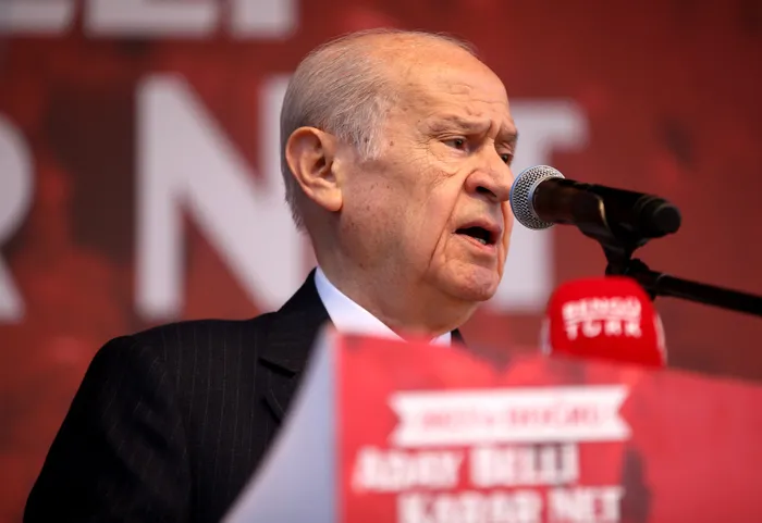 son-dakika-devlet-bahceliden-kilicdarogluna-afis-pozu-tepkisi-vatan-haini-demirtasa-seninleyim-mesajidir-1664118213041.jpg SON DAKİKA | Devlet Bahçeli'den Kılıçdaroğlu'na afiş pozu tepkisi: Vatan haini Demirtaş'a seninleyim mesajıdır