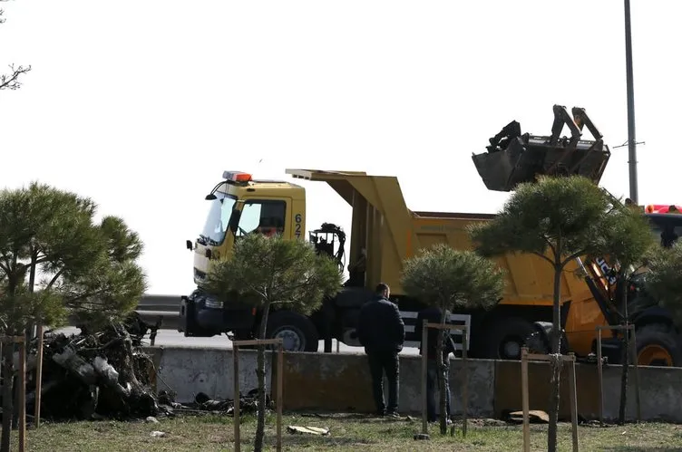 Düşen helikopterin enkazını kaldırma çalışmaları başladı