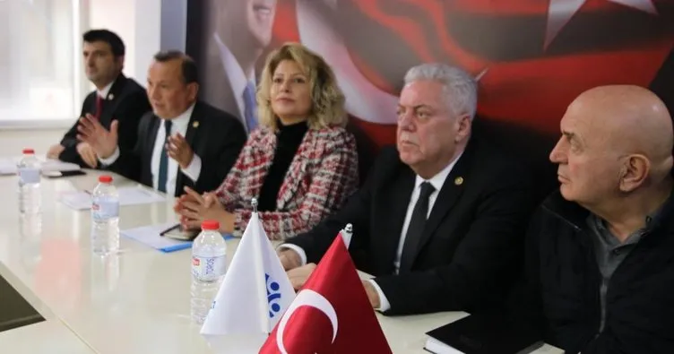 Eski CHP’li vekil Hüseyin Avni Aksoy, Kılıçdaroğlu’nu topa tuttu: Şirazeden çıktı
