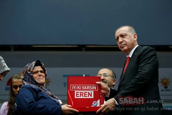 Cumhurbaşkanı Erdoğan şehit Eren Bülbül'ün annesine hediye edilen evin anahtarını verdi