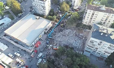 Kırık kaburgasıyla enkazdan kurtardı