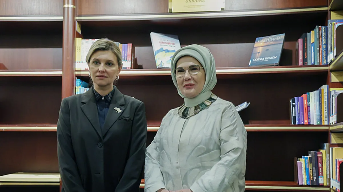 Zelenskiy'nin eşinden Emine Erdoğan'a teşekkür
