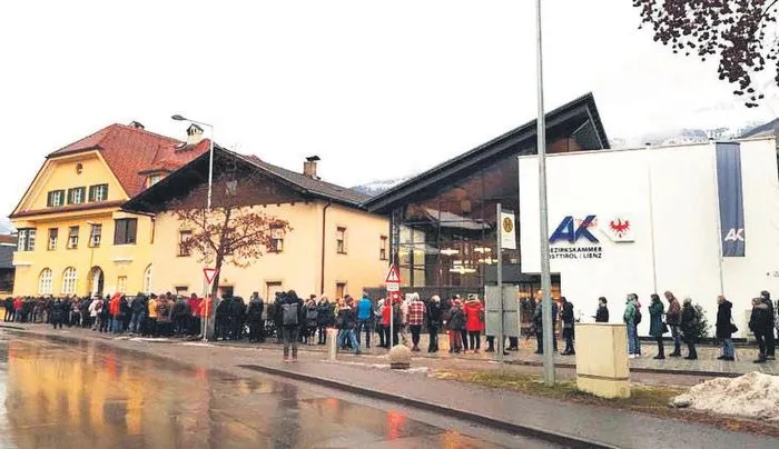 Avrupa’da sağlık sistemi SOS veriyor! Utanç kuyruğu
