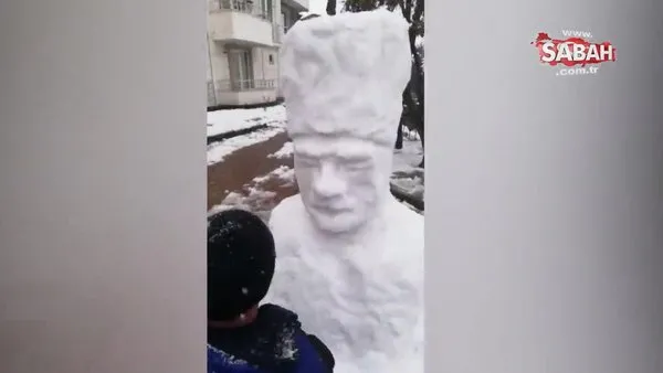 Kardan Atatürk büstü yaptı | Video
