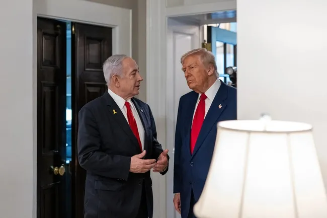 netanyahunun-trumpa-irana-yeniden-saldiri-icin-planlar-sunacagi-iddia-edildi-1766263836072.jpeg Netanyahu’nun Trump’a İran’a yeniden saldırı için planlar sunacağı iddia edildi!