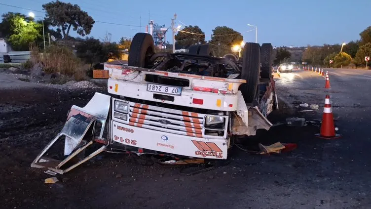 Antalya’da yürekleri ağza getiren kaza: Kamyon yol kontrol noktasına daldı!