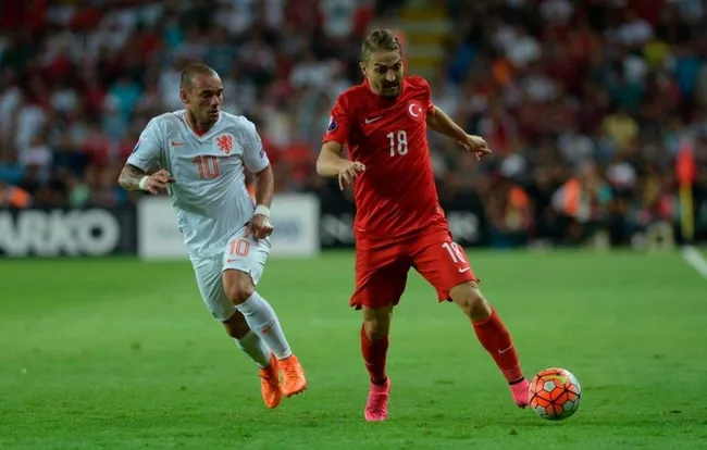 son-dakika-caner-erkin-futbolu-birakti-1781862592120.jpeg