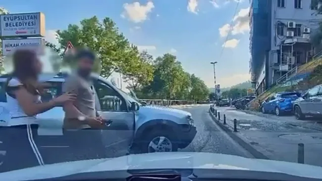 trafikte-tartistigi-surucunun-onunu-kesip-tehdit-etti-cezasi-agir-oldu-1786122082095.jpeg