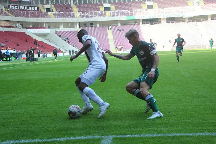 hatayspor-ile-giresunspor-1-1-berabere-kaldi-1671885265392.jpg