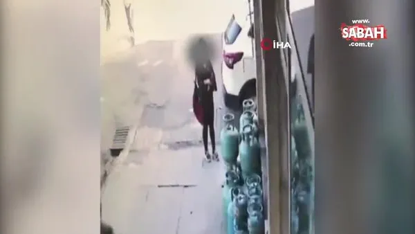 Bitlis'in Tatvan ilçesinde kız çocuğunu sokak ortasında taciz eden sapık kamerada!