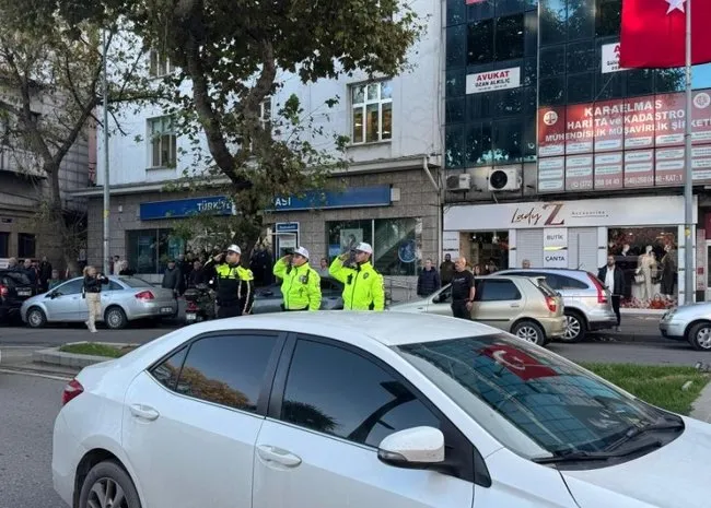 son-dakika-saat-0905-gece-hayat-durdu-iste-yurdun-dort-bir-yanindan-kareler-1762757707047.jpg (836×598)