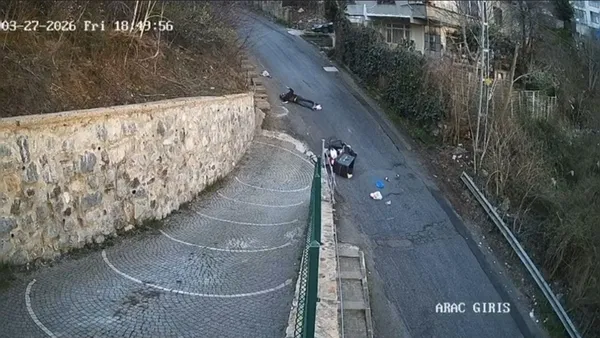 sariyerde-bozuk-yol-facianin-esigine-getirdi-surucunun-metrelerce-savruldugu-kaza-kamerada-1774678755734.jpg